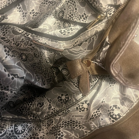 Imoshion Metallic Brown Shoulder Bag with Tassel - Picture 4 of 9